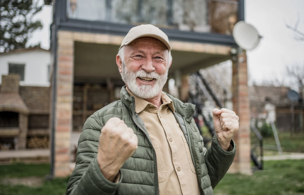 4 Tips for Living a Happy, Single Retired Lifestyle